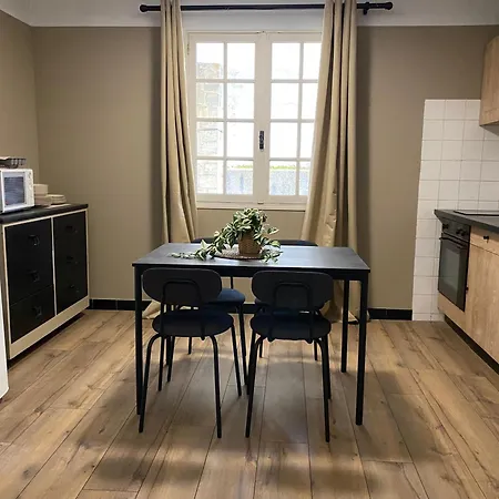 Avec Terrasse 3 Personnes Via Romana La Romaine